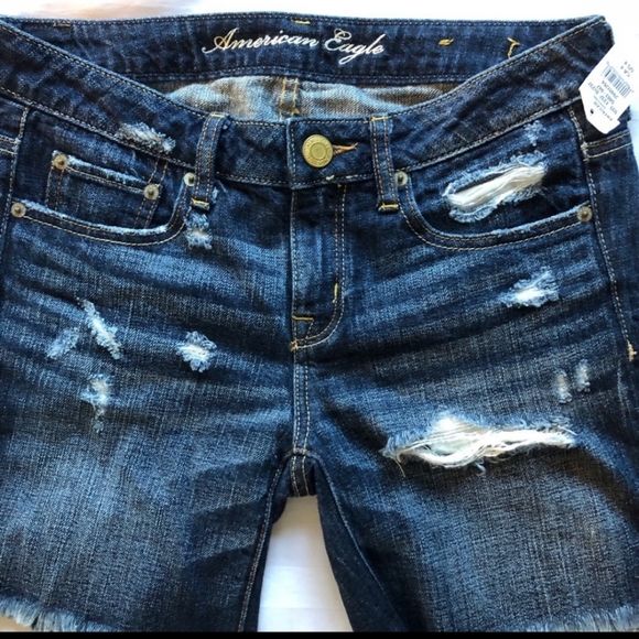 NWT AEO distressed shorts - Picture 2 of 3